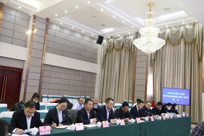 与会人员